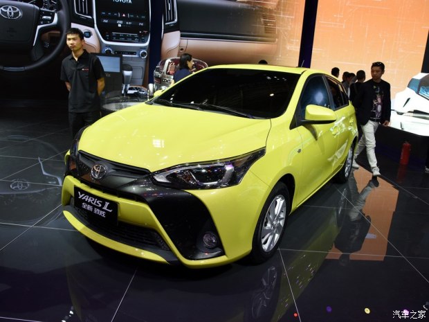 细节小改 曝新款YARiS L 致炫内饰谍照