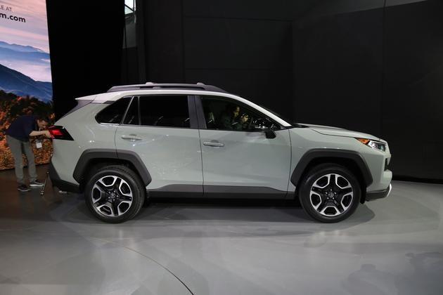 丰田全新RAV4或将提供七座版 加长30mm的轴距有用了