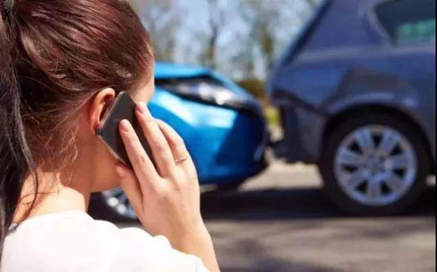 发生交通事故后，第1个电话该打给谁？